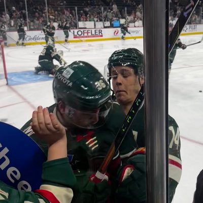 delusional wild fan 😔💔 | she/her | jeek supporter | 23 | priv: @dumbstupiddiot