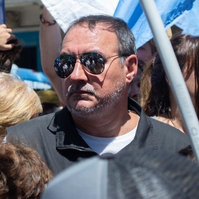 Militante. Padre de Néstor. Peronista.
Delegado, responsable de Ambiente y Secretario de Prensa del @Sitraju_caba.
Periodista.
Heptacampeón