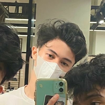 ayura0220's profile picture. 