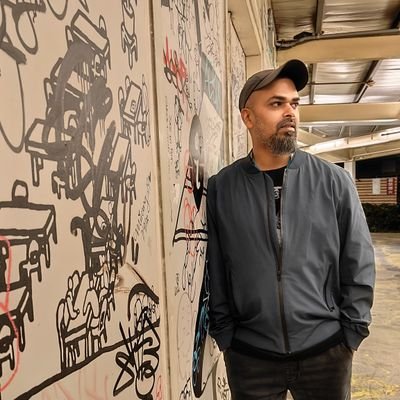 buddhamaan's profile picture. Moving things at @lubusin.