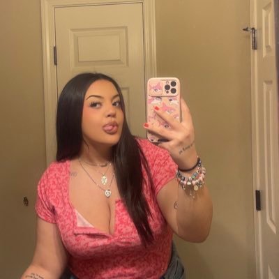 kaamilshark's profile picture. luv & accept everyone