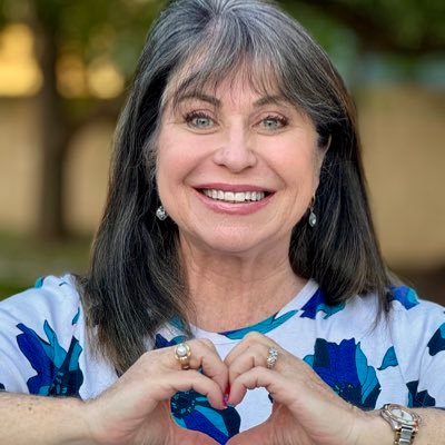 #Christian #wife #mom #veteran @PRSA #PRPro CEO-Paula Pedene & Associates. Author-A Sacred Duty. Create #PhxVetsDayParade. https://t.co/8ClosIwJTx