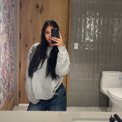 rfernandeeez's profile picture. 