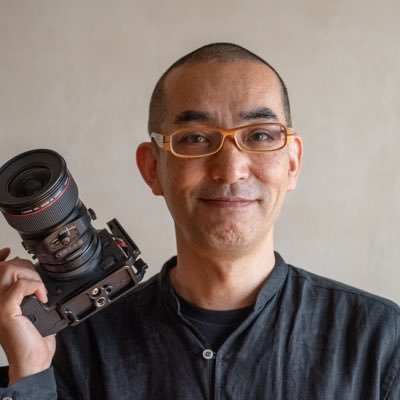 ARCHI CAPTURE 株式会社日暮写真事務所代表／意匠設計で設計事務所8年務めた後、2003年建築写真事務所設立／マイクロドローンでフライスルー動画撮影