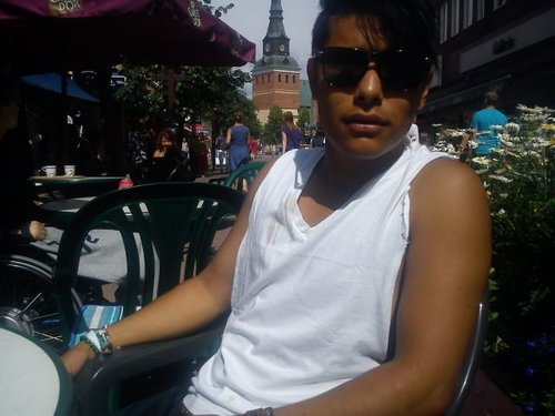 AndreJavierGatu's profile picture. Hi people around the world!
My name is André and I love theater and I love acting!
I sing, play guitar, talk and make people happy, almost everyday!