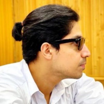 MBA Marketing,want this planet a better place. Marketing, Politics, Parody, Satire,Content Creator,Music, Part time Artist.🇵🇰: https://t.co/7GmPIlwGZn