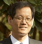 SeattleChong's profile picture. 이민1세대로 살아가면서, 나 자신을 위한 일보다는 앞으로 우리 이민1.5세, 2세, 3세들이 이땅에서 자랑스런 한국인으로 살아갈 수 있도록, 밑거름이 되려고 노력하고 있습니다. 이국 땅에서 이민1세대로 주류사회 직장생활이 생각처럼 만만치가 않아서, 문화의 벽에 헤딩을 많이 합니다.