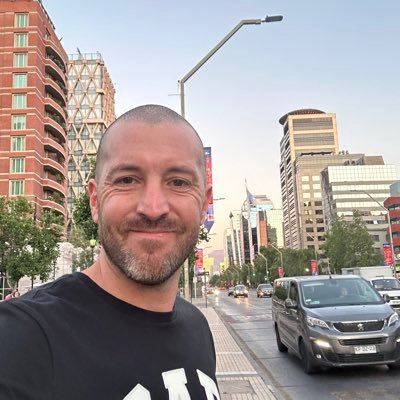 javimanillo's profile picture. Casado con Lu, padre de 3, hincha del rojo, gran asador, disfruto los encuentros con familia y amigos. Ejecutivo y hombre de negocios.