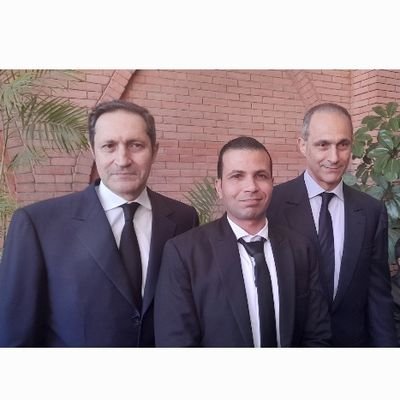 عاشق و متيم بجنون و بتعصب شديدين جدا جدا جدا لسيادة و فخامة الرئيس محمد حسنى مبارك و كل أفراد أسرته
