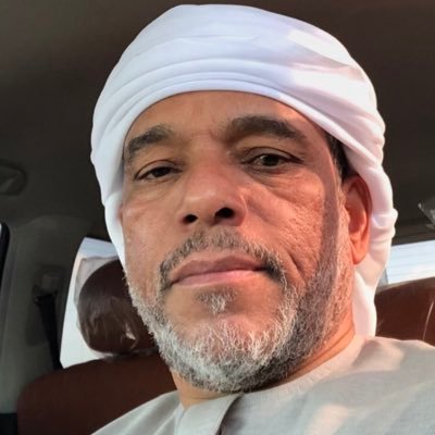 إياك والتباهي بصلاح أمرك واستقامة مسلكك، وتذكر بأنك مستور، كُلنا أسوأ بكثير مما نبدو عليه ولكنه رداء من الله اسمهُ الستر، فادعوا الله أن يديم علينا ستره.
