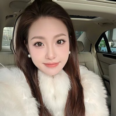 LINda19970511's profile picture. The scenery on the road is beautiful, but the end point will be even better