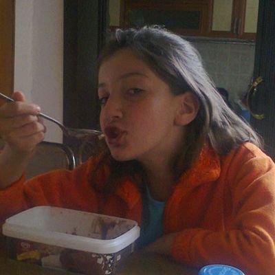 Münzevi balıklarız ayrı kavanozlarda...