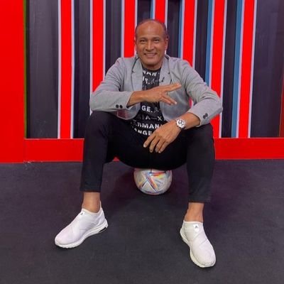 Ex jugador Barcelona Sporting Club, Nacional, Macará, Delfin,Everton De Viña del Mar, y Selección del Ecuador. Director Técnico de Fútbol. Analista Deportivo