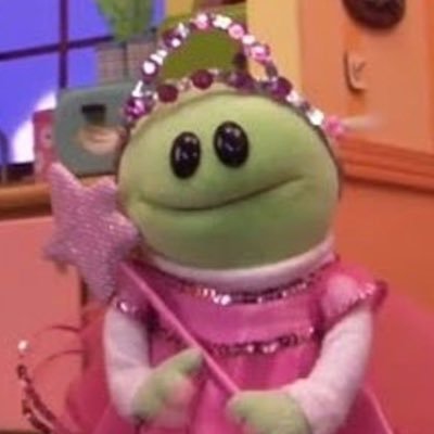 VeryFamousXOXO's profile picture. blue cheese hate account