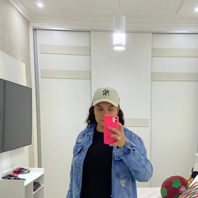 rhayycosta's profile picture. 