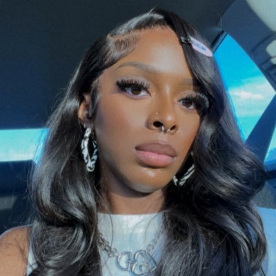 __ShaarMeyn's profile picture. I’m just a girl 💕🌺