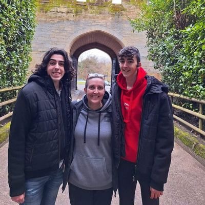 M1ssChatterbox's profile picture. Living & loving life with my wonderful family & friends.❤️😊❤️
 (also fighting a rare stage 4B NON HPV incurable cervical cancer)