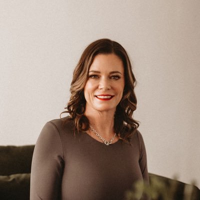 👨🏻🚒 Wife 👧🏻 Mom 🌞 Business Owner • Life with Passion & Purpose 👱🏼♀️