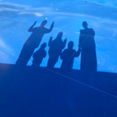恋愛に人生を捧げるつもりでしたが、 人生に恋愛を捧げていただけでした。あれだけ愛していた妻を愛せなくなり、可愛い3人の子供達しか愛せなくなりました。 ケセラセラ生きたい。work→不動産&医療ディラー。好き→景色の良い温泉旅館。ゴルフはやめました。仲村トオルや西島秀俊のような渋い男になりたい(なりたかった)※サブ垢