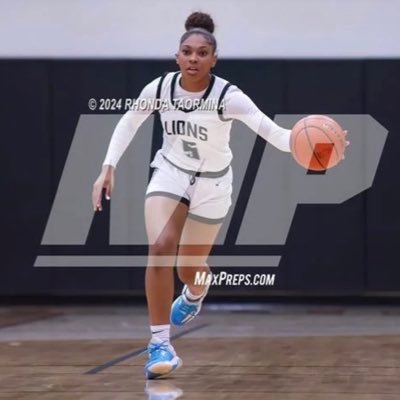 Kurynn McNeill | Randle High School C/O 2026 |5’7 PG/ SG | FAM Hoops 17U 3SSB | @FamhoopsGBB / / /🏀