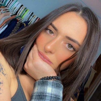 NotRachelNikole's profile picture. sigh