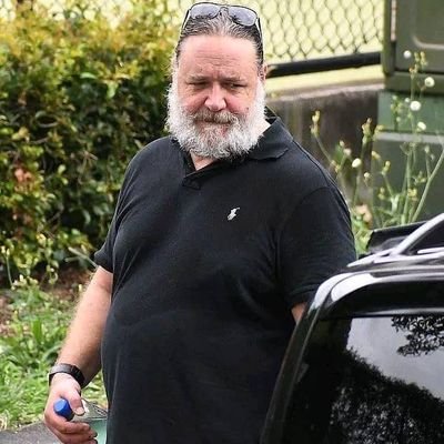 crowe_russ49494's profile picture. country music 🎶 filming.
your favorite actor.