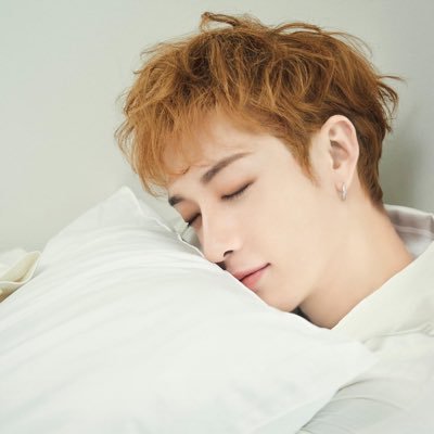 ☁️ “Tᥱᥣᥣ thᥱ sᥙᥒ ᥲᥒd stᥲrs hᥱᥣᥣo for mᥱ”- Hoᥙsᥱ of Hᥲdᥱs… ups, casi nunca twitteo nada c: