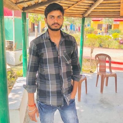 raosumitydvv's profile picture. भावनात्मक व्यक्ति हूं। जमीर , ईमानदारी और इंसानियत मेरे लहजे में है। मैं भी आपकी तरह एक इंसान हूं ।
__संघर्ष चल रहा है जिंदगी से
मगर मंज़िल का अभी कुछ पता नहीं।
