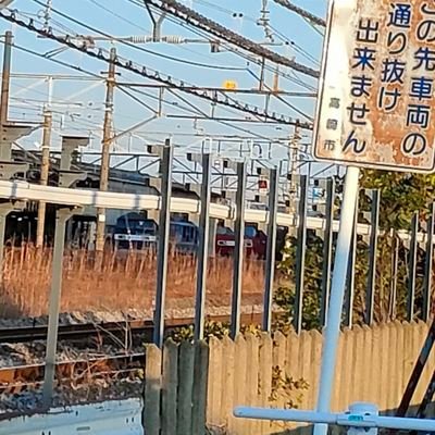 流石日本の技術力だぁ。
鉄道とスプラトゥーンが好き。
ダイナモローラーしか勝たんwww