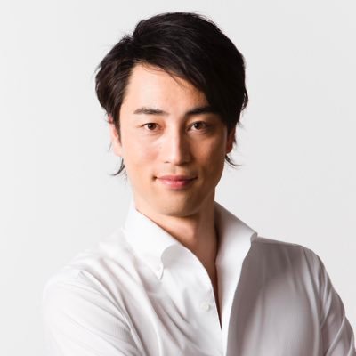 ときどきTVで手品見せる人。2014ベストクロースアップマジシャン、ジャパンズゴットタレントファイナリスト 趣味:合気道三段、イラスト、ポーカーWPT Tokyo2022National🥉出演・仕事のご依頼・お問合せはDMまで。担当:野口