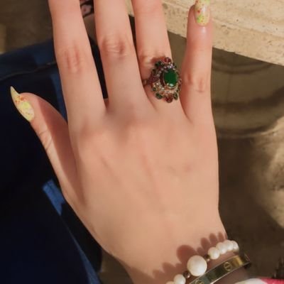 Amina1879190141's profile picture. 