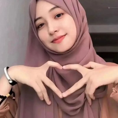 Aku hanya seorang perempuan biasa yang sedang mencari nafkah,
aktif di dunia crypto untuk mendapatkan peruntungan,