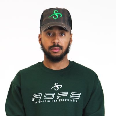 solarbadi's profile picture. Entrepreneur with a passion for sustainable development in the fields of solar energy and agriculture. Founder of Solar Food & Energy