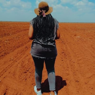 Modiri wa dikompone (molemi-rui) • iustitia ⚖️ • Binges on Philosophy Books • Coffee ☕️