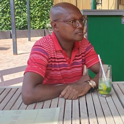 Tshepolekota's profile picture. I'm an extension of the old spirit of the Bahurutsi clan#diphofu