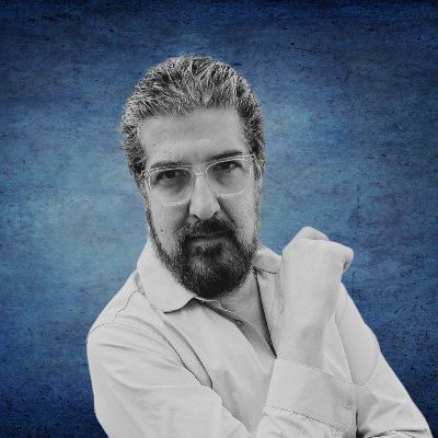 Consultor, especialista comunicación integral de marketing político, maestro en psicología, maestro en neuromarketing, apasionado del estudio.