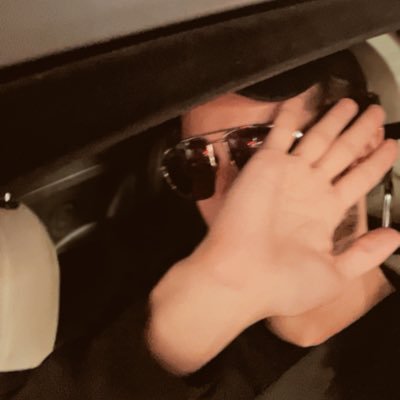 de_los_arcos's profile picture. Artista millennial madrileño dedicado en especial a la pintura figurativa al óleo y a la fotografía de retrato.