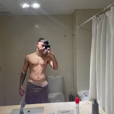 Argentine model 🇦🇷 / 18 years old / subscribe to my page only for adults and let's have fun together🔥🍆