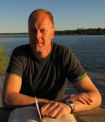 Lifetime IT professional and IT Infrastructure Architect. Passionately in love with Scandinavia's nature. Ecologic guy. Amateur astronomer.