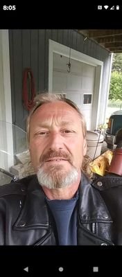 Retired boatbuilder. Marine. Trump https://t.co/T31I0mP5H4 for great conversation and  am in a great relationship so stop scam girls trying to get me to talk and follow