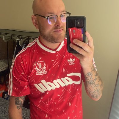 42 years young, follows LFC & HTFC, proud Dad and Yorkshire man, I Tell awful jokes and love a drink, I’m taken so no DMs please 😀