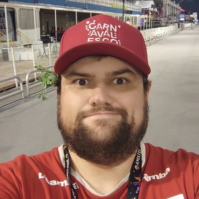 LucasKazuno's profile picture. Jornalista recém-formado e apaixonado por carnaval. Nascido no Rio, mas paulista naturalizado.

Socialmente tímido, mas profissionalmente hiperativo. 👀🦊🎤📻📺