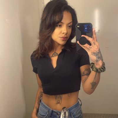 latina findomme ✧ fetish content ✧ $33+ initial for reply back ✧