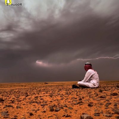 مصور 🎥متابع السحاب ⛈ ومطارد الأمطار