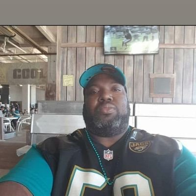 45/ Father/ Army vet/football fanatic!!!!
Jaguars,Noles and DUUUUUUVVVAAALLL!!