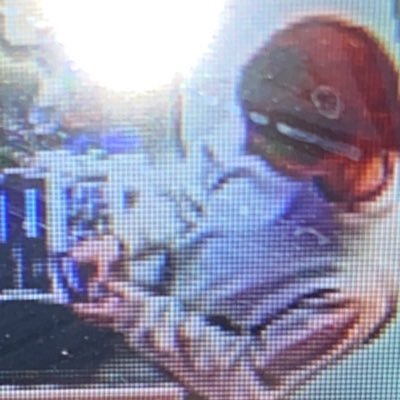 rossamalpelo111's profile picture. still in my 17’s