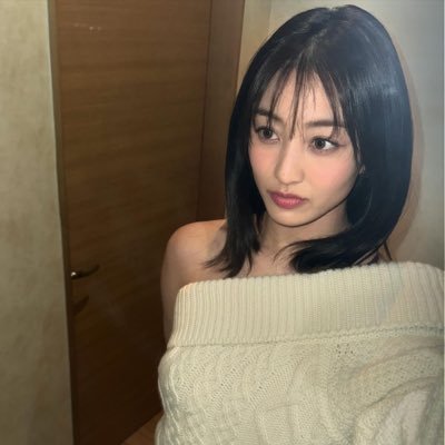 mathportfolio6's profile picture. woah