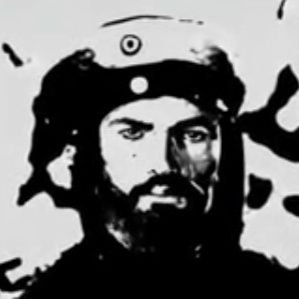 و روز أصابت بالمنايا فأوجعت      سيوف بني عمرو بإحدى العظائم
معادي لشولوم anti-sholom