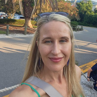tara_est88's profile picture. 