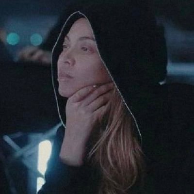 thisishel_'s profile picture. you painted this bleak picture, now admire your “artistry".